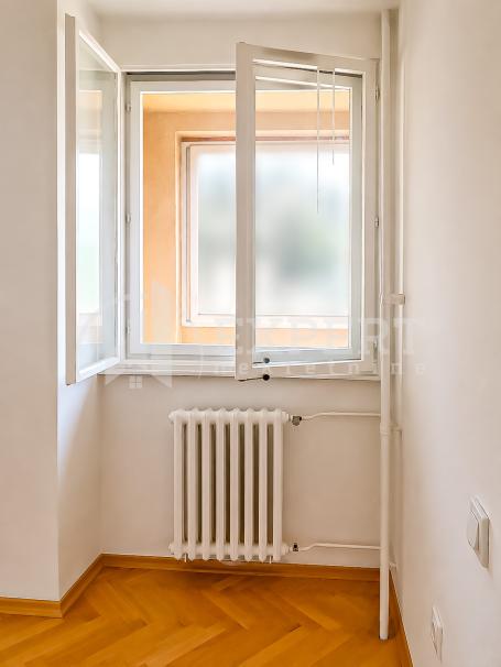 Dvosoban stan 67m2, kod Narodnog pozorišta