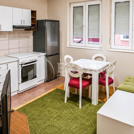 Izdaje se namešten jednoiposoban stan u naselju Čalije, Đorđa Stamenkovića, 30m2, grejanje na invert