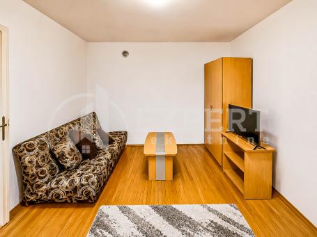 Izdaje se odlična garsonjera kod Pravnog fakulteta, 30m2