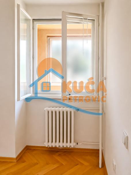 Dvosoban stan 67m2, kod Narodnog pozorišta