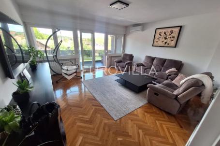 Karlovac, Luščić, kuća 345 m², novouređena, odlična lokacija