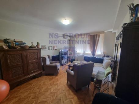 Odlican dvosoban stan na Bulevaru Oslobođenja