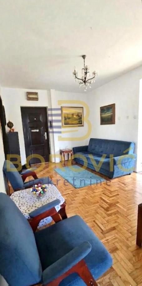 Labudovo brdo, 74m2
