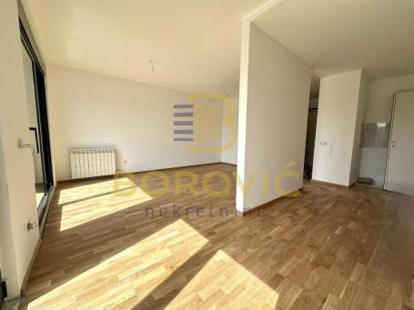 Dušanovac-Ozrenska, 75.19m2, novo, lux