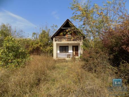 PRODAJE SE LEGALIZOVANA VIKENDICA – PETLOVAC, PARAĆIN