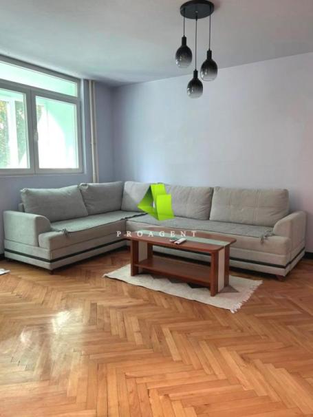Poslovni prostor na odličnoj lokaciji na Bulevaru Nemanjića, u blizini Svetosavskog parka ID#8980
