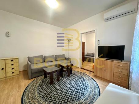 Đeram pijaca, 35m2, keš kupci