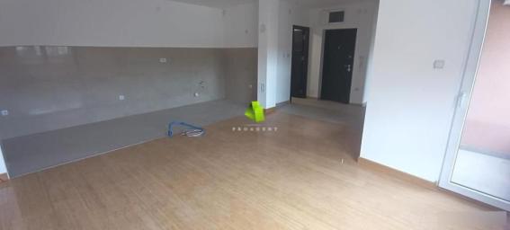 Dvoiposoban stan u porodičnom stambenom kompleksu na Panteleju ID#9141